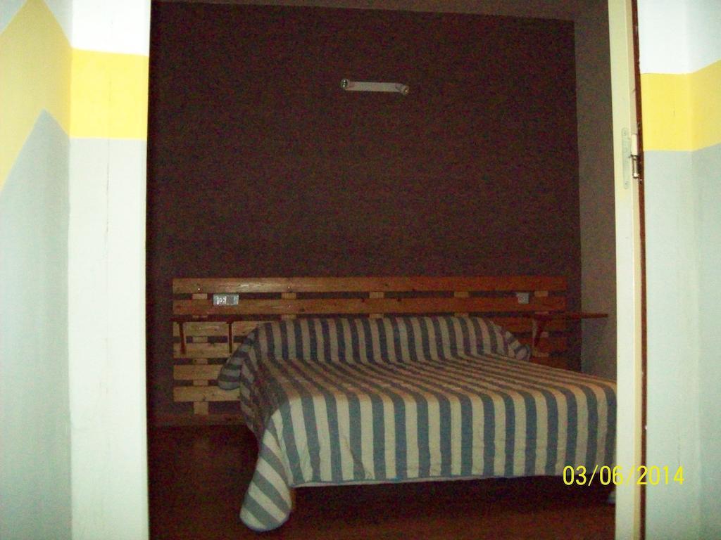 Hotel Le Relais Des Blaches Pierrelatte Zimmer foto