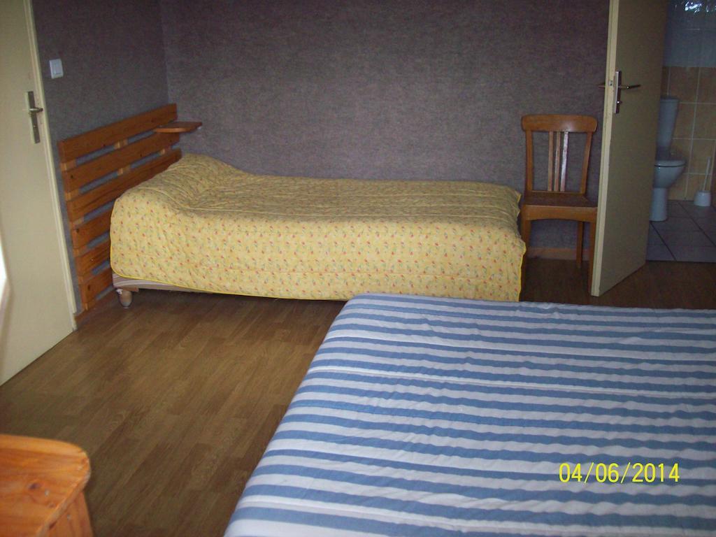 Hotel Le Relais Des Blaches Pierrelatte Zimmer foto