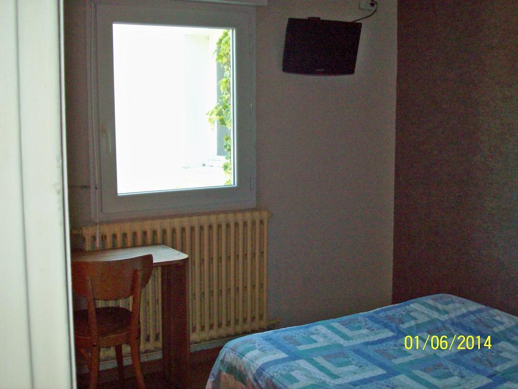 Hotel Le Relais Des Blaches Pierrelatte Zimmer foto
